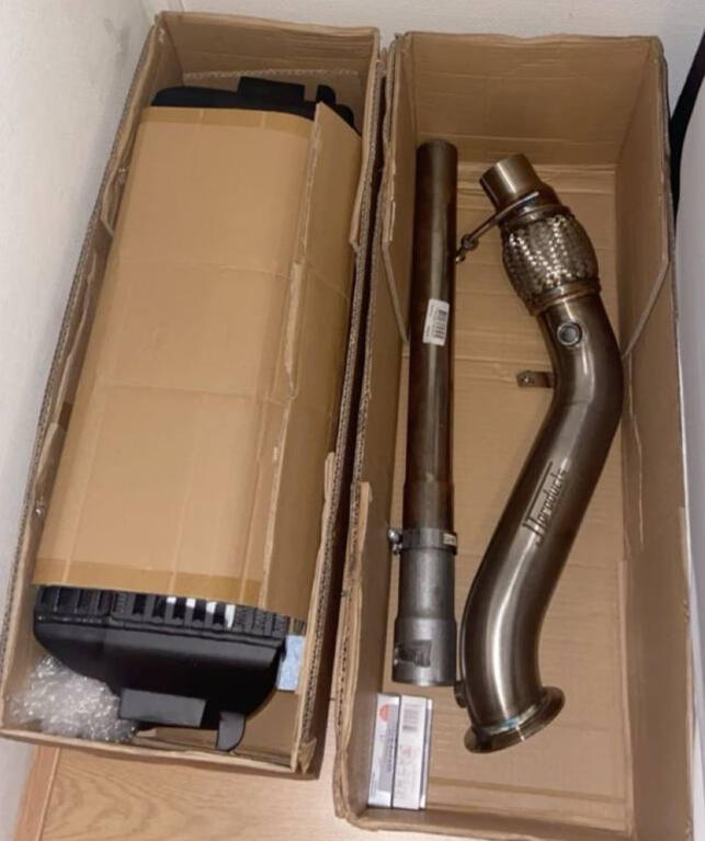 Tweede sidehustle met passie, Vynce's passie voor auto's bracht hem op 19-jarige leeftijd bij zijn volgende side hustle: het wrappen en tinten van auto's. Zijn werk viel op en al snel hielp hij al zijn vrienden met het pimpen van auto’s. Zijn ondernemersge majorvynce, Papi & Pimps, OFM Nederland, Onlyfans Management, Onlyfans Nederland, Onlyfans Manager, E-Pimps, E-Pimp Academy