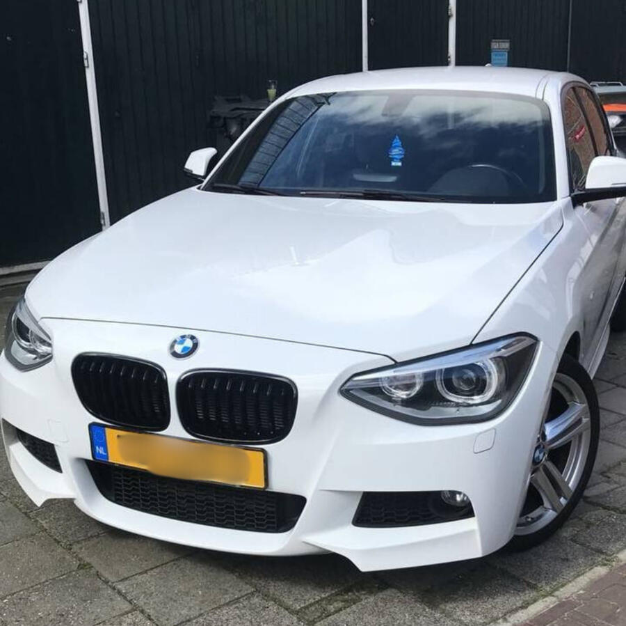 Tweede sidehustle met passie, Vynce's passie voor auto's bracht hem op 19-jarige leeftijd bij zijn volgende side hustle: het wrappen en tinten van auto's. Zijn werk viel op en al snel hielp hij al zijn vrienden met het pimpen van auto’s. Zijn ondernemersge majorvynce, Papi & Pimps, OFM Nederland, Onlyfans Management, Onlyfans Nederland, Onlyfans Manager, E-Pimps, E-Pimp Academy